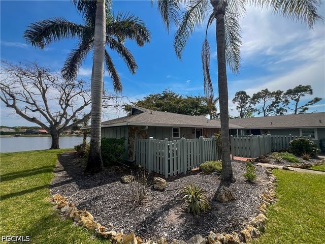 4305 Island CIR 4, Fort Myers, FL 33919