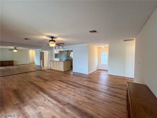 4305 Island CIR 4, Fort Myers, FL 33919