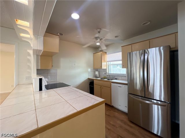4305 Island CIR 4, Fort Myers, FL 33919