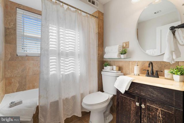 404 GROVETHORN, Baltimore, MD 21220