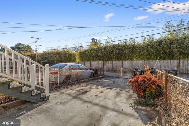 404 GROVETHORN, Baltimore, MD 21220