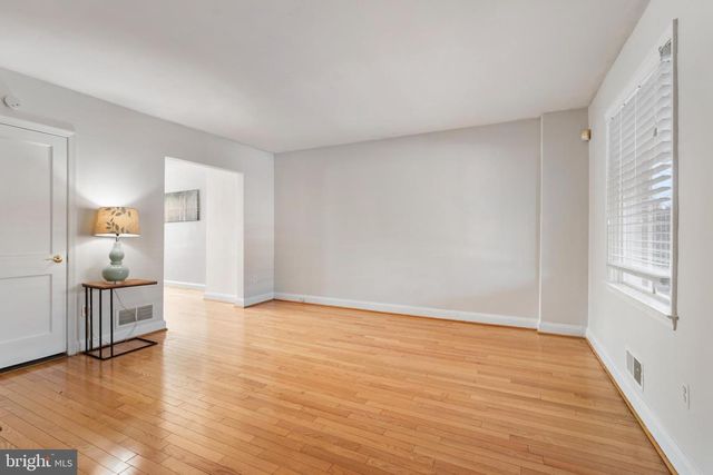 404 GROVETHORN, Baltimore, MD 21220