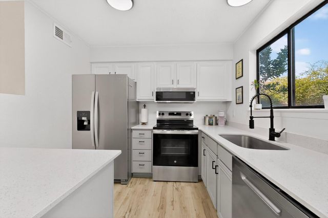 5434 6th Street NW, Albuquerque, NM 87107