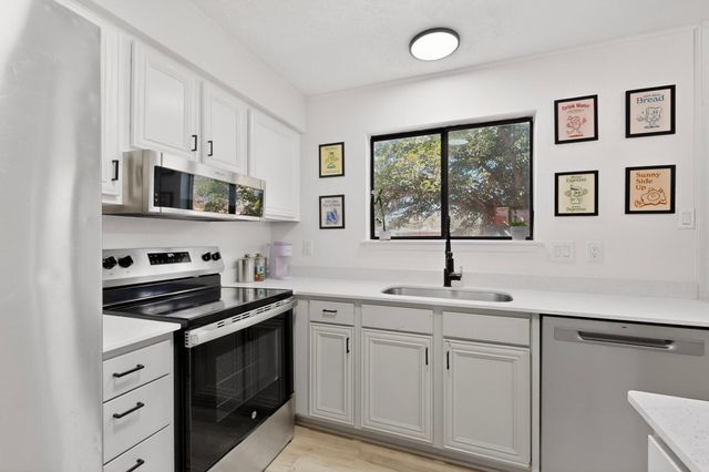 5434 6th Street NW, Albuquerque, NM 87107