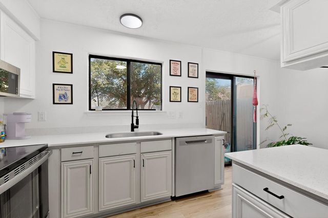5434 6th Street NW, Albuquerque, NM 87107