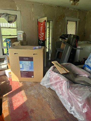 46376 County Road 352, Decatur, MI 49045