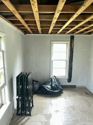 46376 County Road 352, Decatur, MI 49045