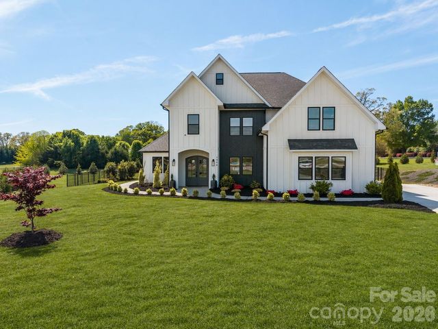 1090 Rolling Meadow Drive, Mooresville, NC 28115