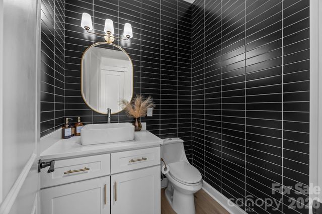 1090 Rolling Meadow Drive, Mooresville, NC 28115