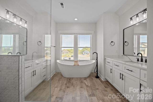 1090 Rolling Meadow Drive, Mooresville, NC 28115