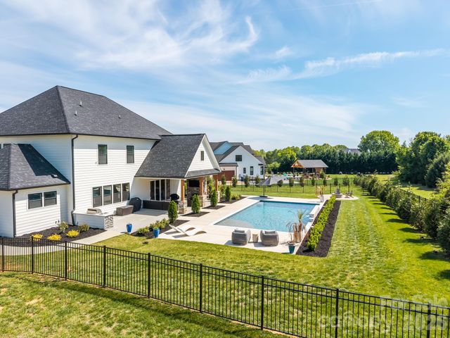 1090 Rolling Meadow Drive, Mooresville, NC 28115
