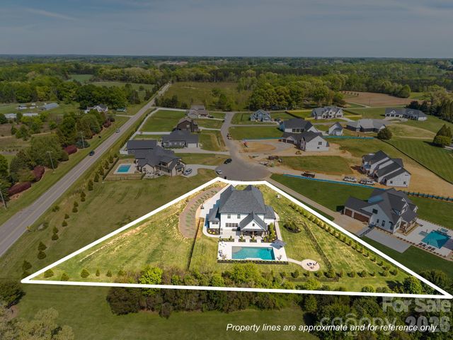 1090 Rolling Meadow Drive, Mooresville, NC 28115