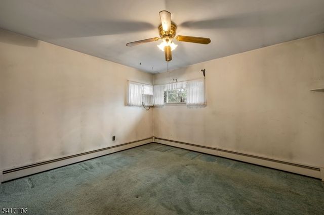 31 Cedar St, Midland Park Boro, NJ 07432