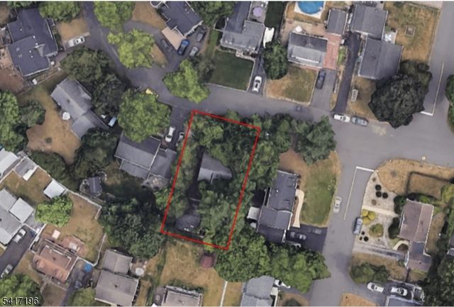 31 Cedar St, Midland Park Boro, NJ 07432