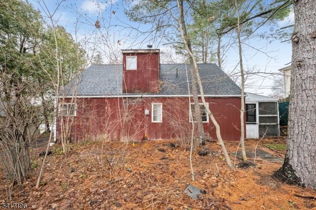 31 Cedar St, Midland Park Boro, NJ 07432