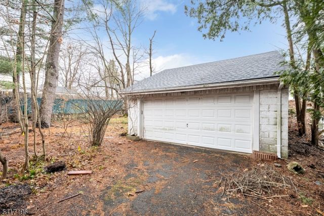 31 Cedar St, Midland Park Boro, NJ 07432