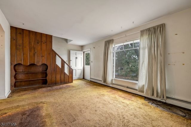 31 Cedar St, Midland Park Boro, NJ 07432