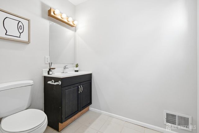 945 Lincoln Boulevard, Middlesex, NJ 08846