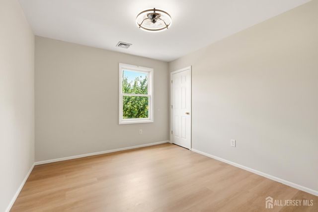 945 Lincoln Boulevard, Middlesex, NJ 08846