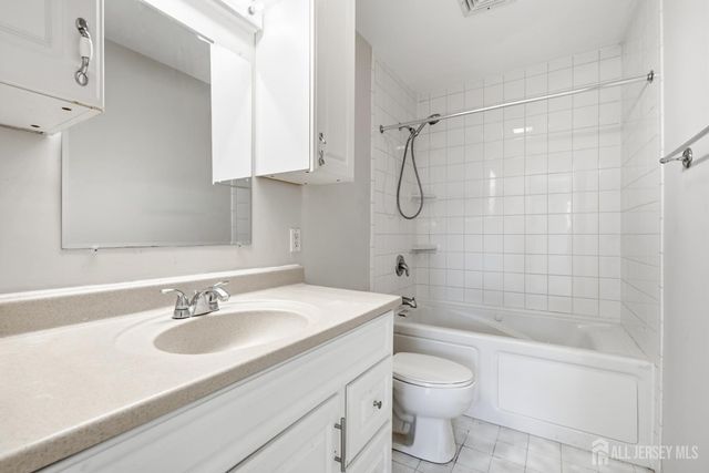 945 Lincoln Boulevard, Middlesex, NJ 08846
