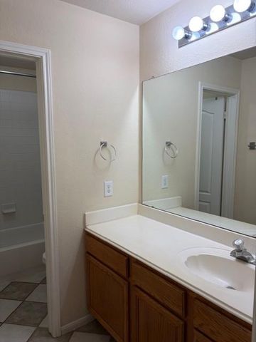 1813 Parralena LN, Austin, TX 78728