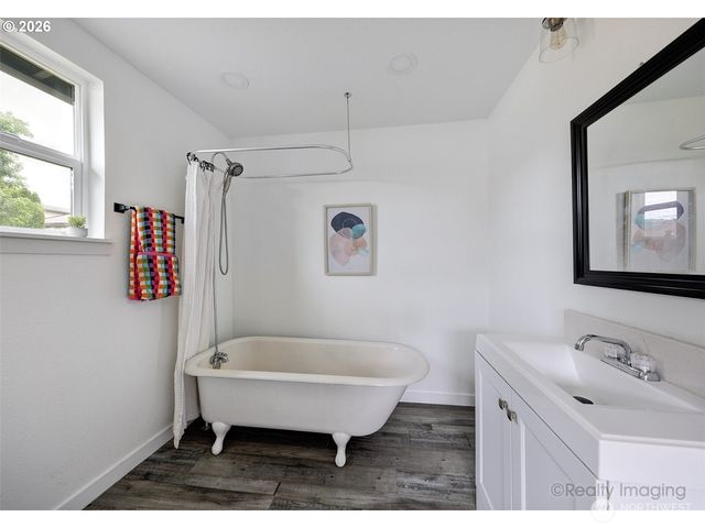 203 Roake Avenue SE, Castle Rock, WA 98611