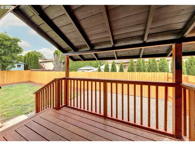 203 Roake Avenue SE, Castle Rock, WA 98611