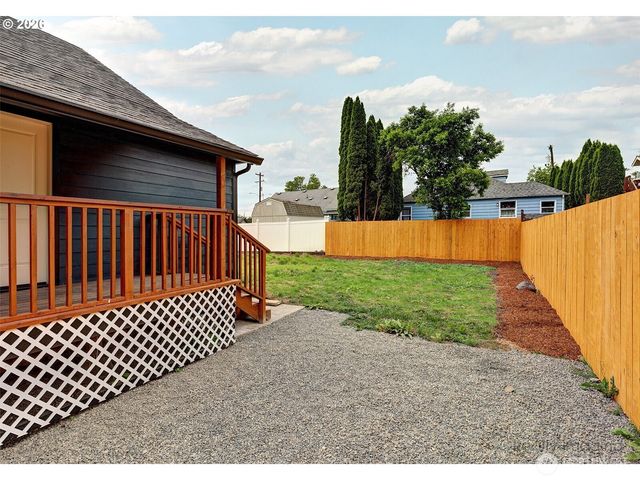 203 Roake Avenue SE, Castle Rock, WA 98611