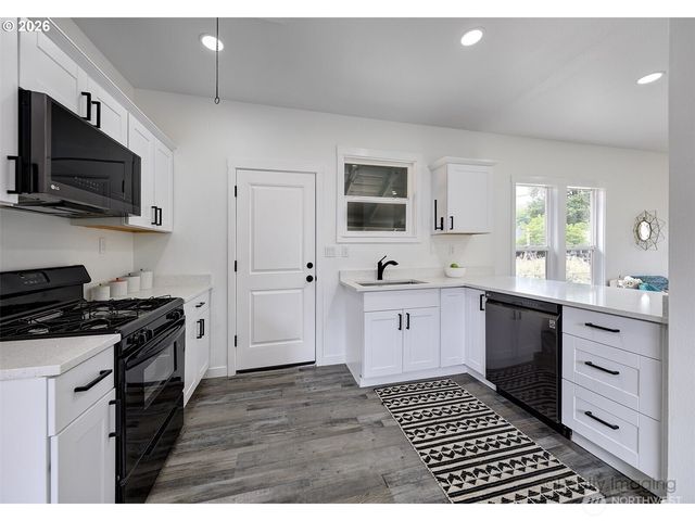 203 Roake Avenue SE, Castle Rock, WA 98611