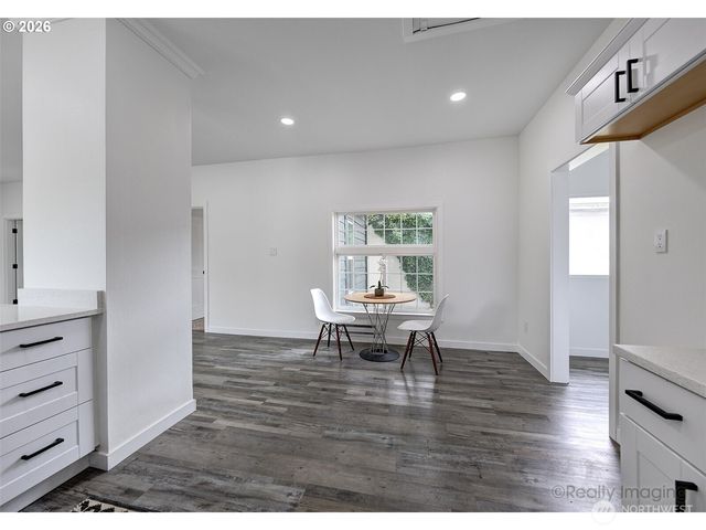 203 Roake Avenue SE, Castle Rock, WA 98611