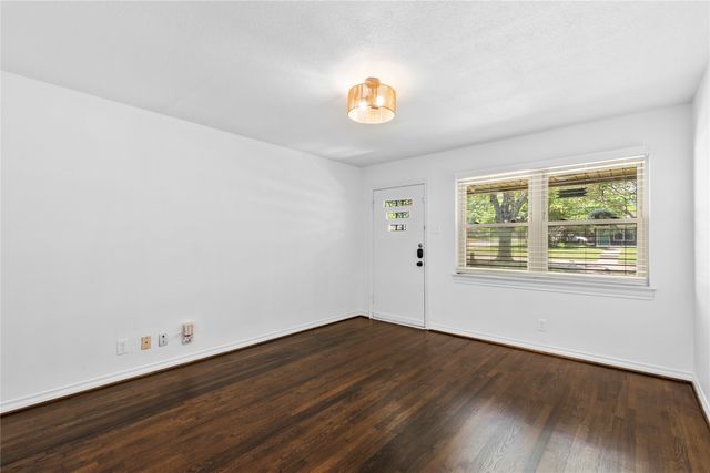 1804 Mariposa Drive, Dallas, TX 75228