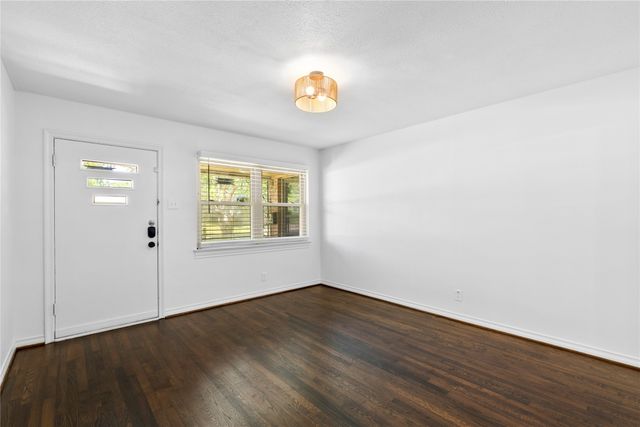 1804 Mariposa Drive, Dallas, TX 75228