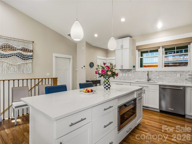 409 Kessler Place, Asheville, NC 28804