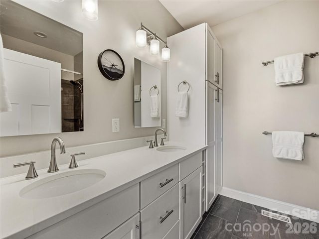 409 Kessler Place, Asheville, NC 28804