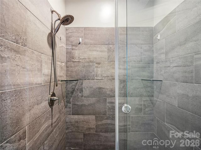 409 Kessler Place, Asheville, NC 28804