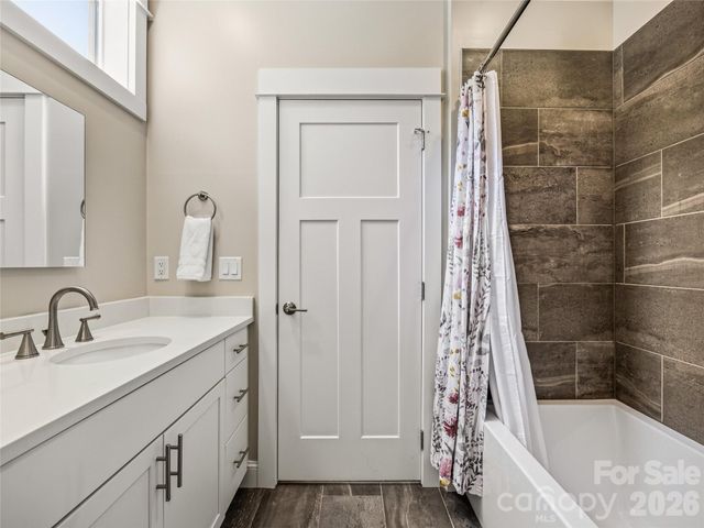 409 Kessler Place, Asheville, NC 28804