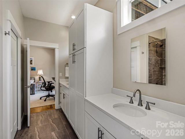 409 Kessler Place, Asheville, NC 28804