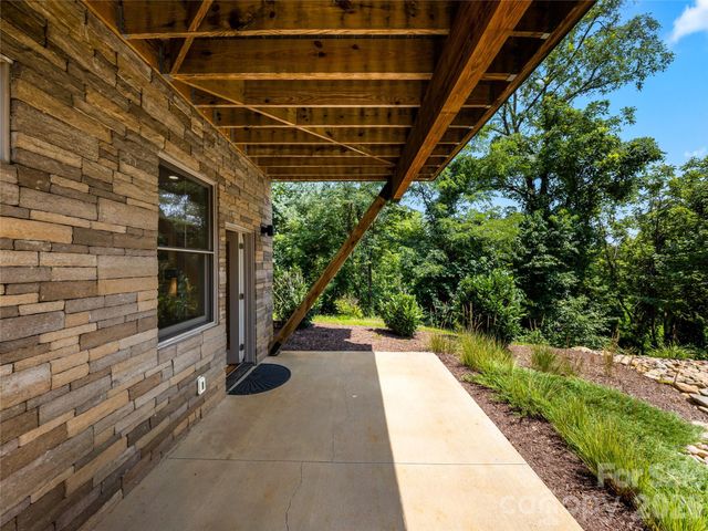 409 Kessler Place, Asheville, NC 28804