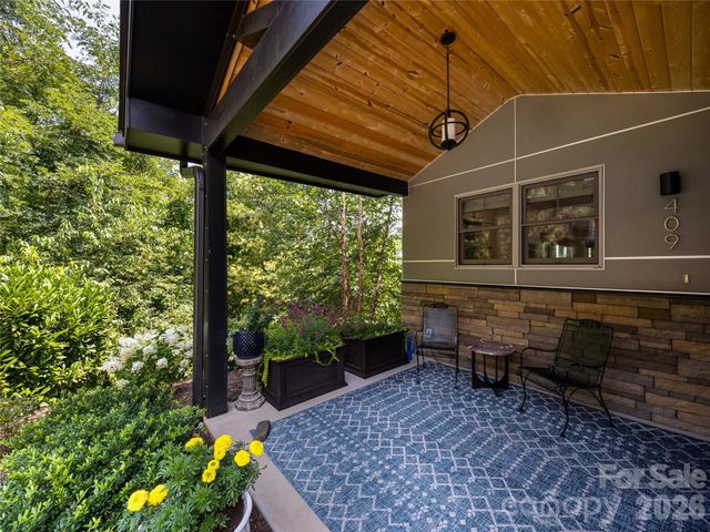 409 Kessler Place, Asheville, NC 28804