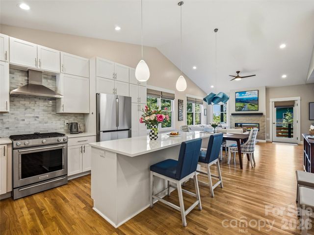 409 Kessler Place, Asheville, NC 28804