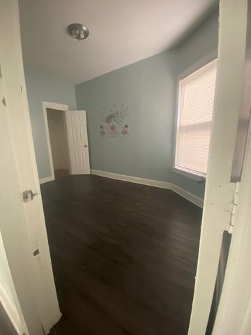 3907 W Monroe Street, Chicago, IL 60624