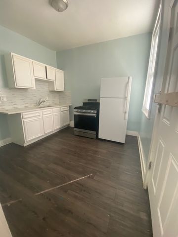 3907 W Monroe Street, Chicago, IL 60624