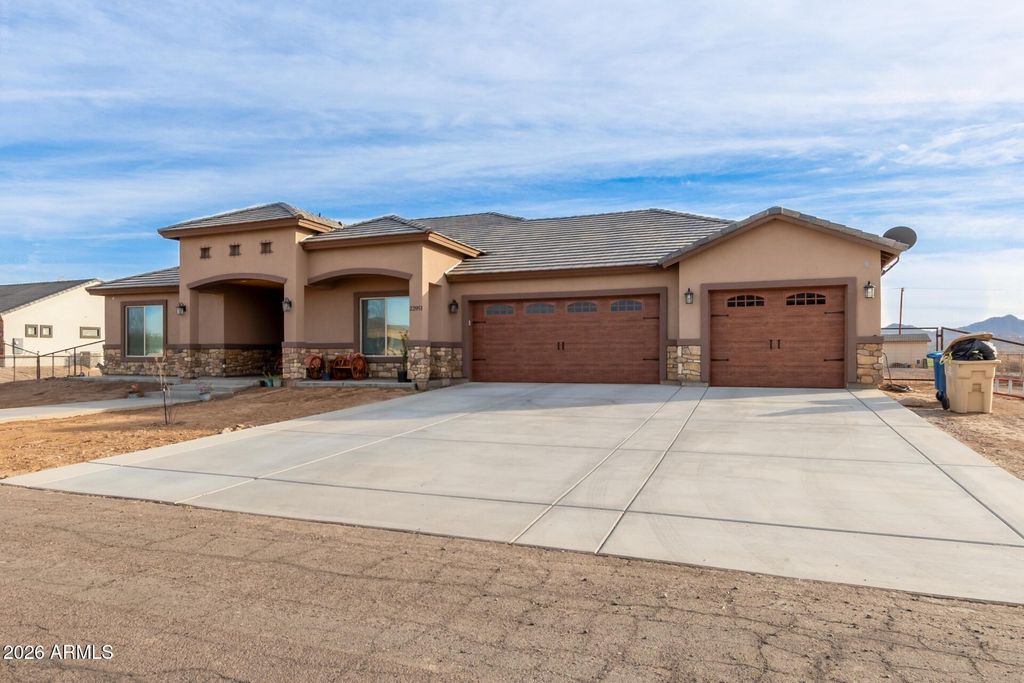 22951 W La Mirada Drive, Buckeye, AZ 85326 — photo 2
