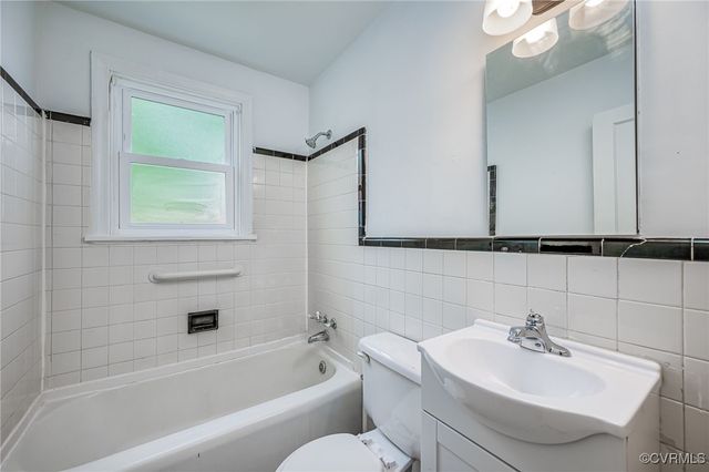 27 Medlock Rd, Sandston, VA 23150