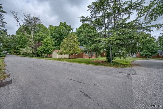 27 Medlock Rd, Sandston, VA 23150