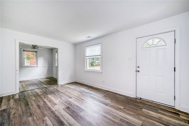 27 Medlock Rd, Sandston, VA 23150