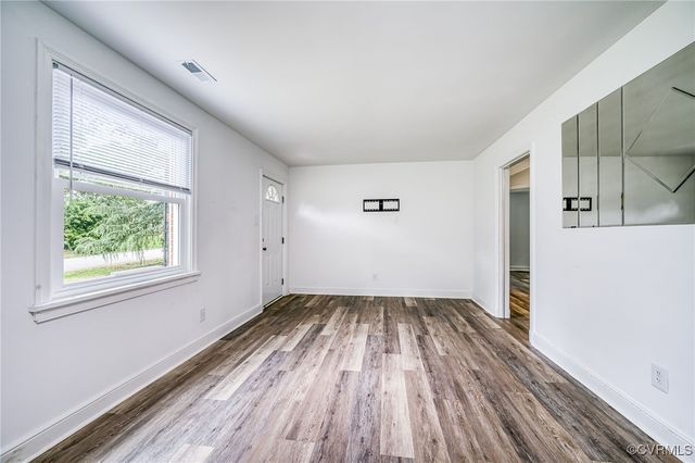 27 Medlock Rd, Sandston, VA 23150