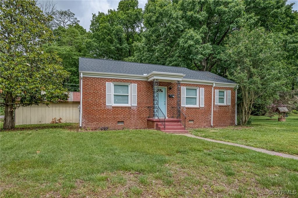 27 Medlock Rd, Sandston, VA 23150
