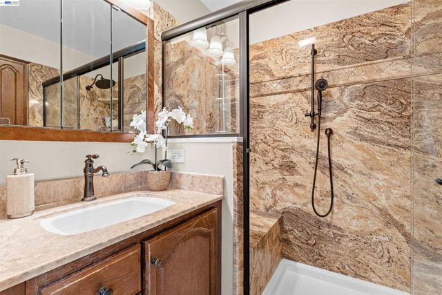 6933 Cedar Ln, Dublin, CA 94568