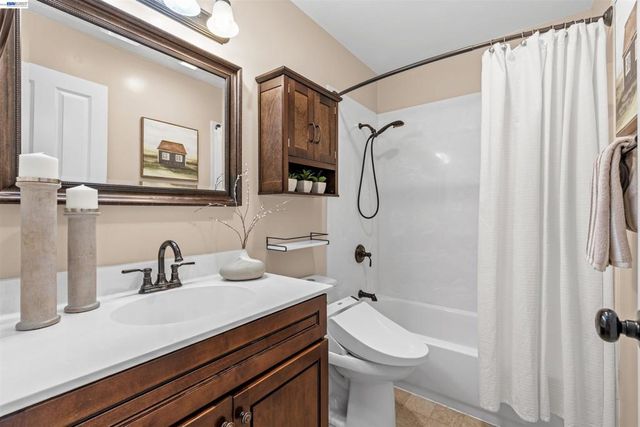 6933 Cedar Ln, Dublin, CA 94568